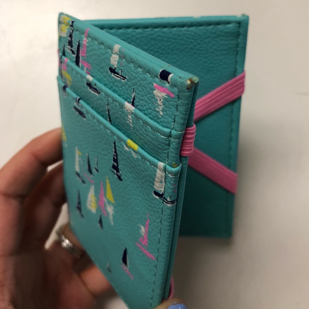 Magic Flip Wallet